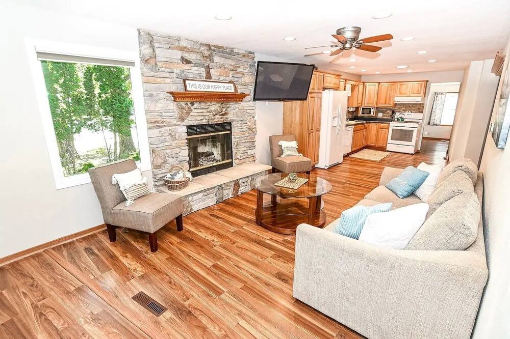 Photo of Livingroom in Montello