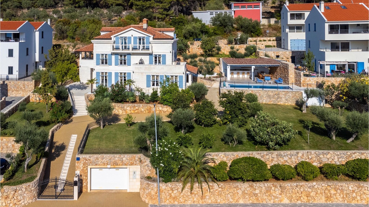 Photo of Outdoor in Cres