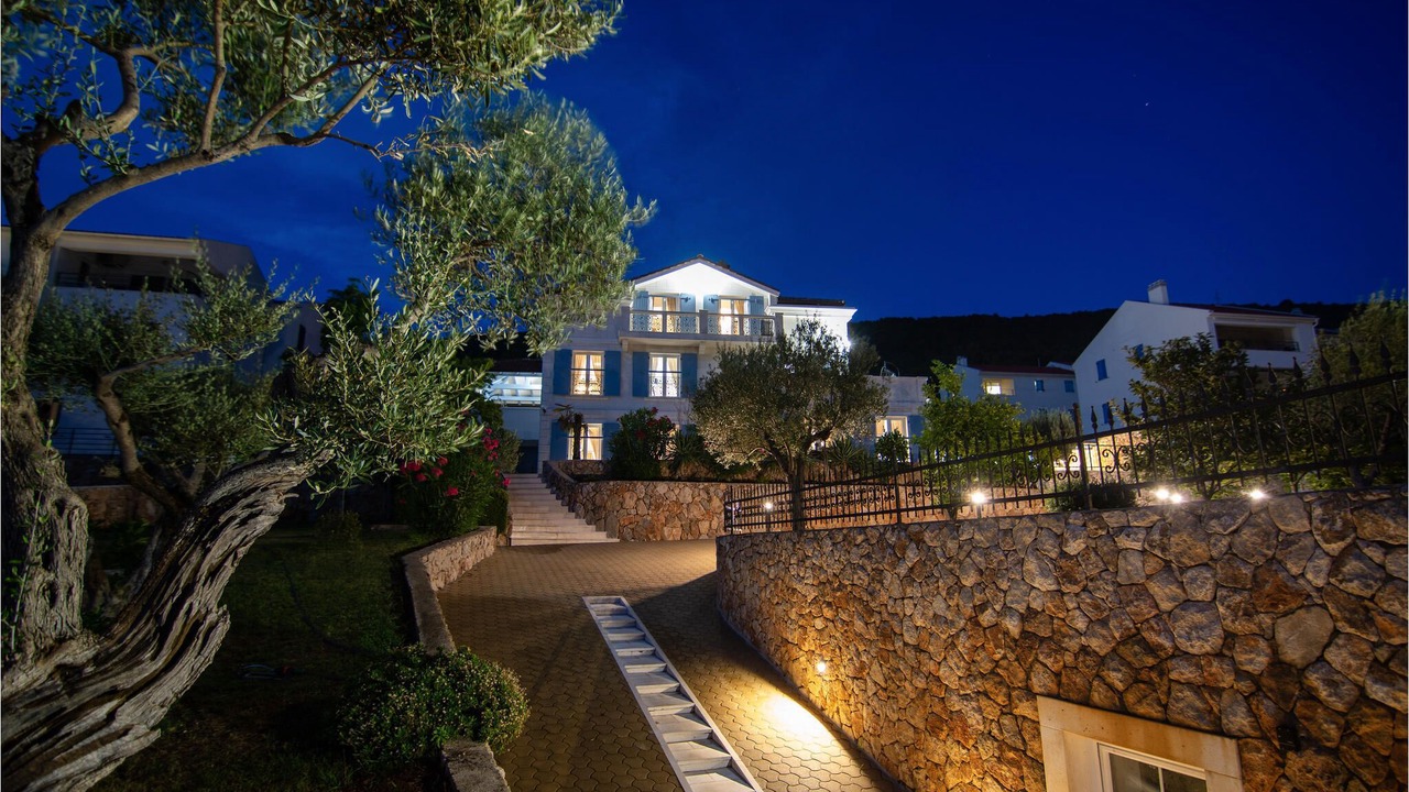 Photo of Outdoor in Cres