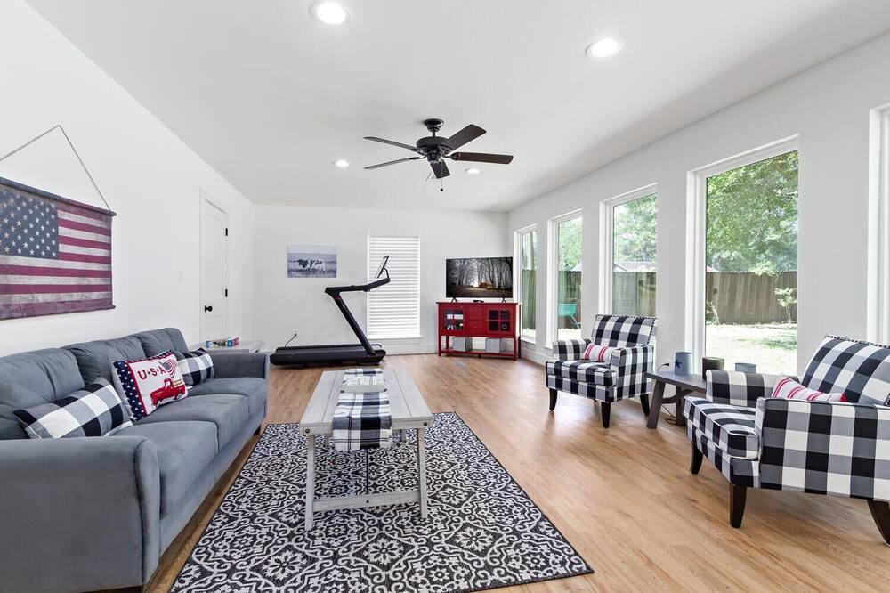 Photo of Livingroom in Bevil Oaks