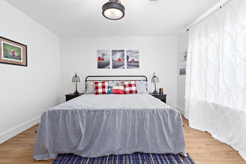Photo of Bedroom in Bevil Oaks