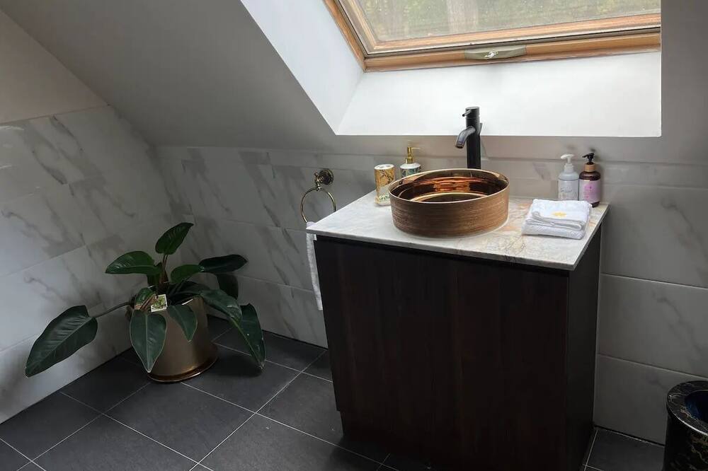 Photo of Bathroom in Dean