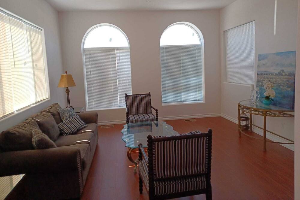 Photo of Livingroom in Lancaster