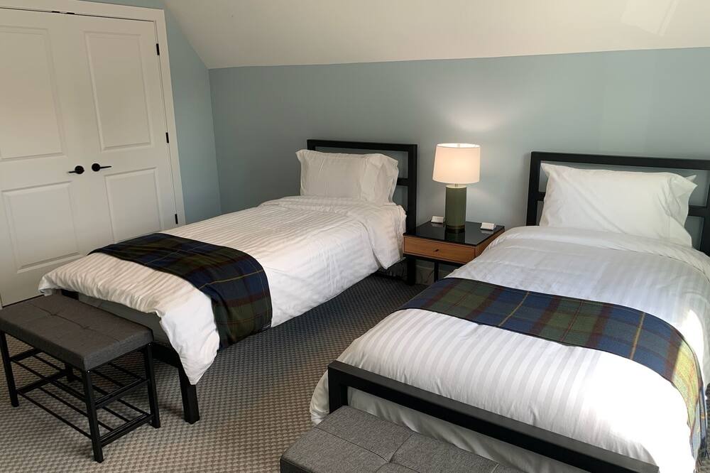 Photo of Others in Wooded Estates