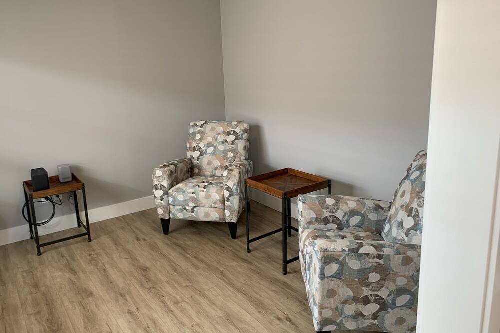 Photo of Livingroom in Wooded Estates