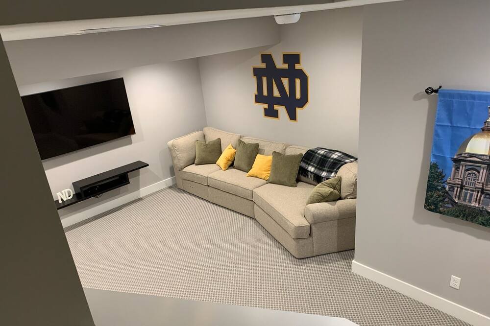 Photo of Livingroom in Wooded Estates