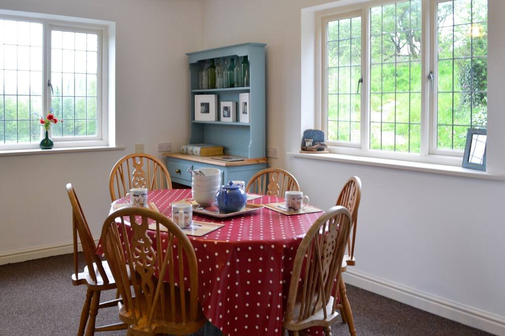 Photo of Others in Smallridge