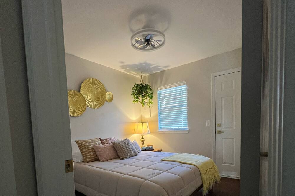 Photo of Bedroom in Weatherford