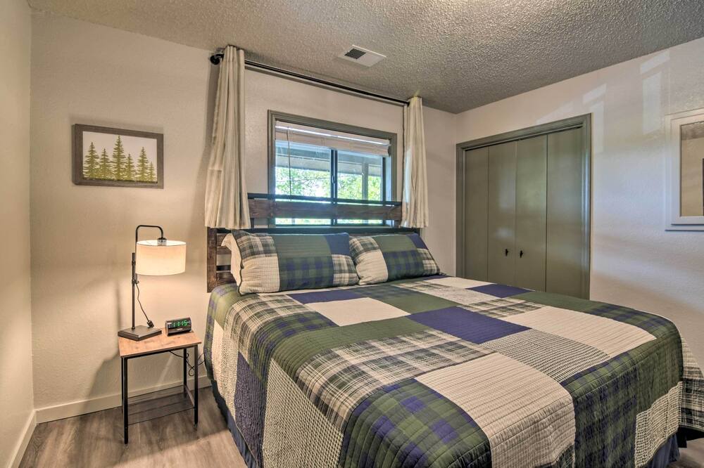 Photo of Bedroom in Notch Estates