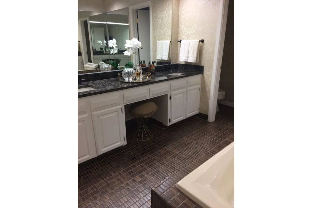 Photo of Bathroom in Texarkana