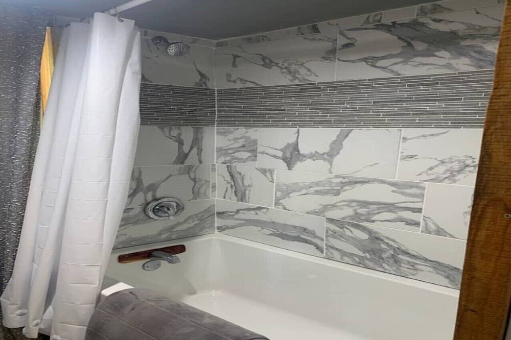 Photo of Bathroom in Boles