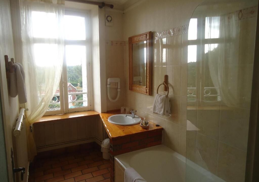 Photo of Bathroom in Tiffauges