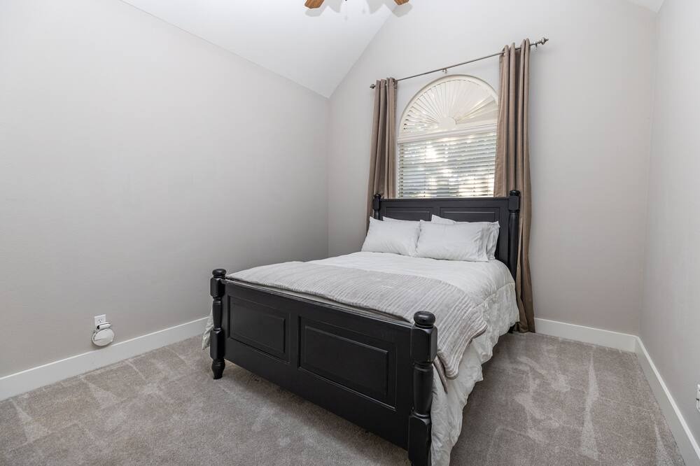 Photo of Bedroom in Lantana
