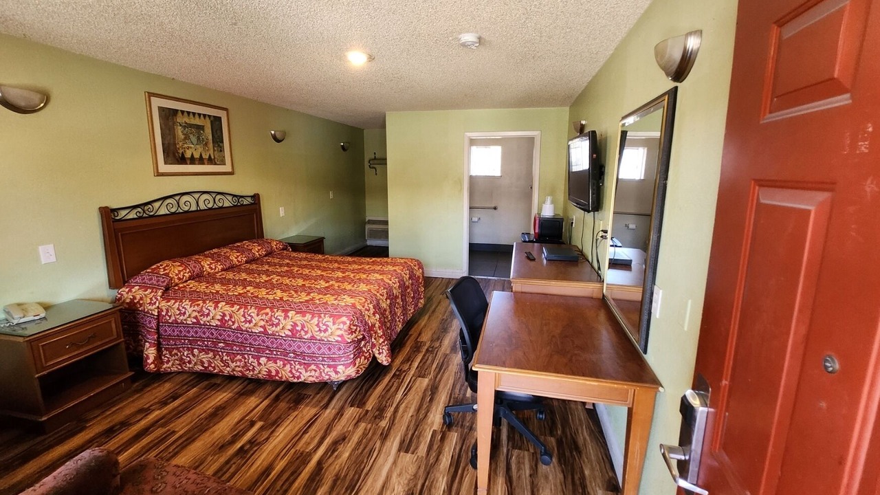 Photo of Bedroom in La Riviera