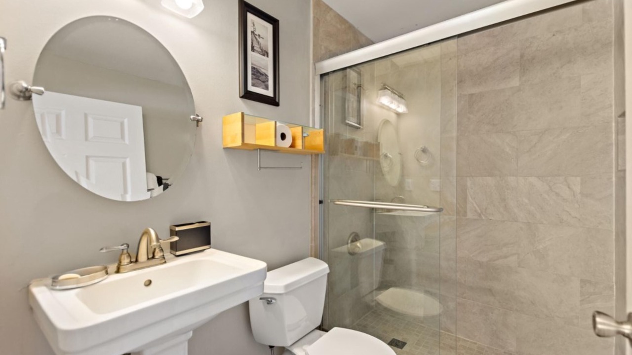 Photo of Bathroom in Sunridge Woods
