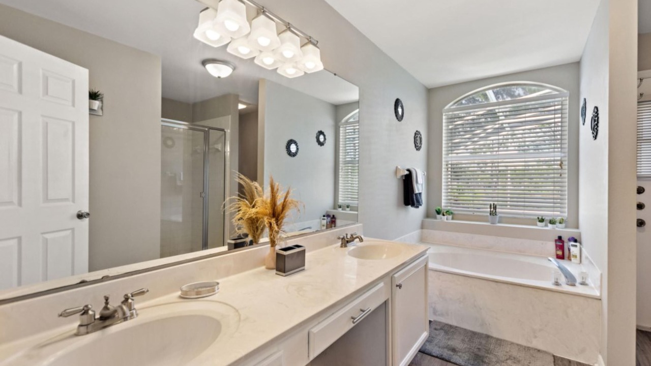 Photo of Bathroom in Sunridge Woods