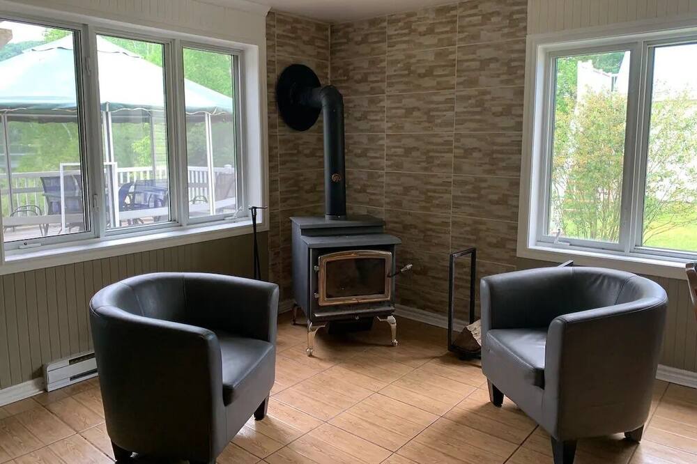 Photo of Livingroom in Riviere-a-Pierre