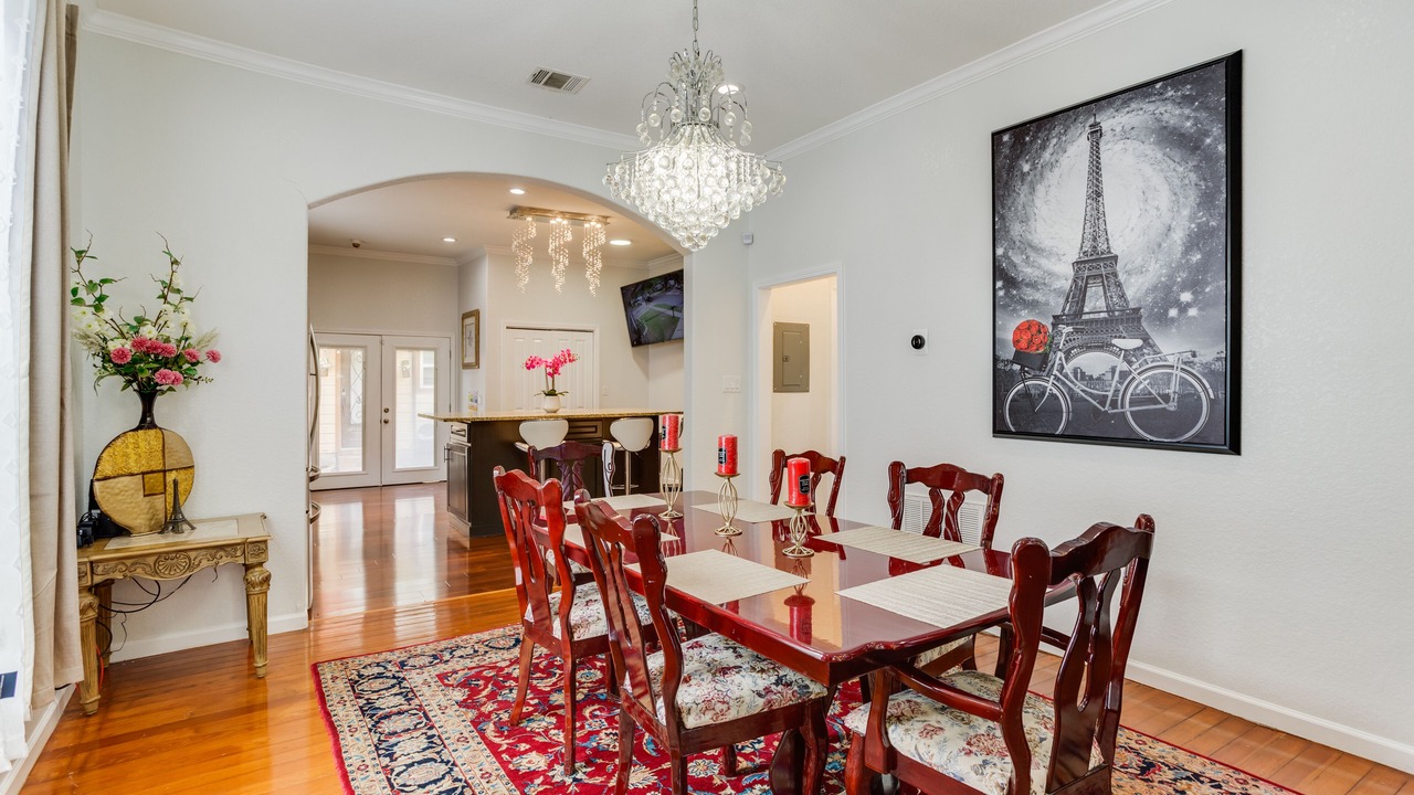 Photo of Bedroom in Midtown