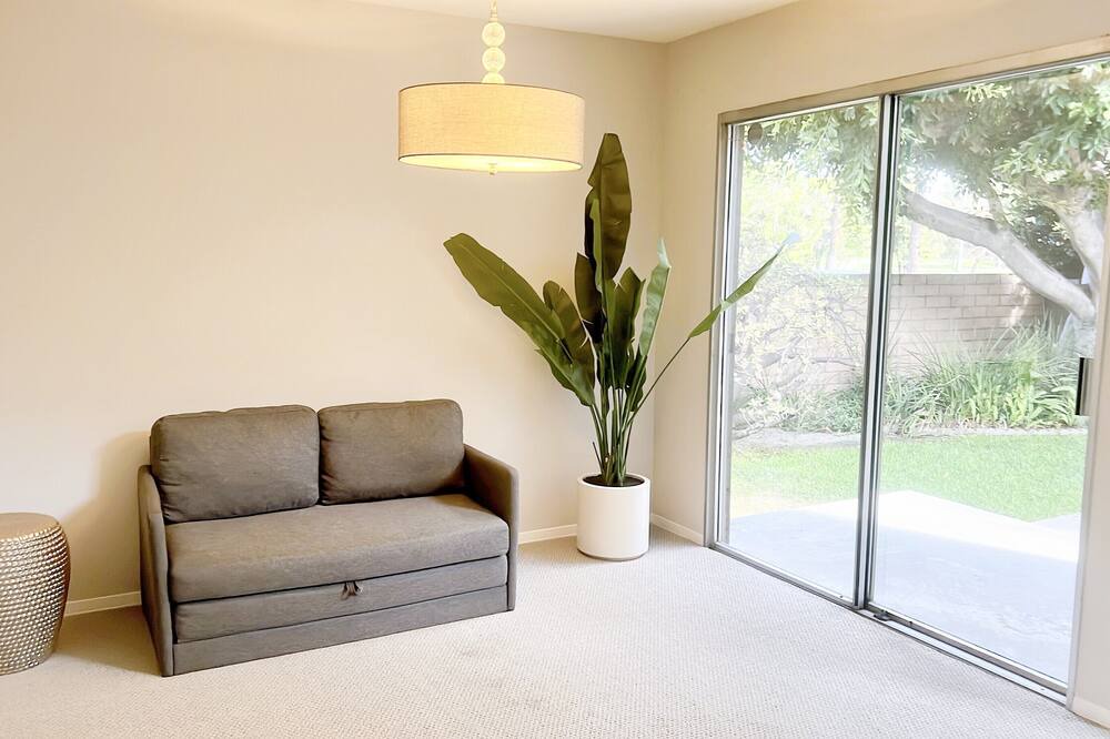 Photo of Livingroom in Fountain Valley