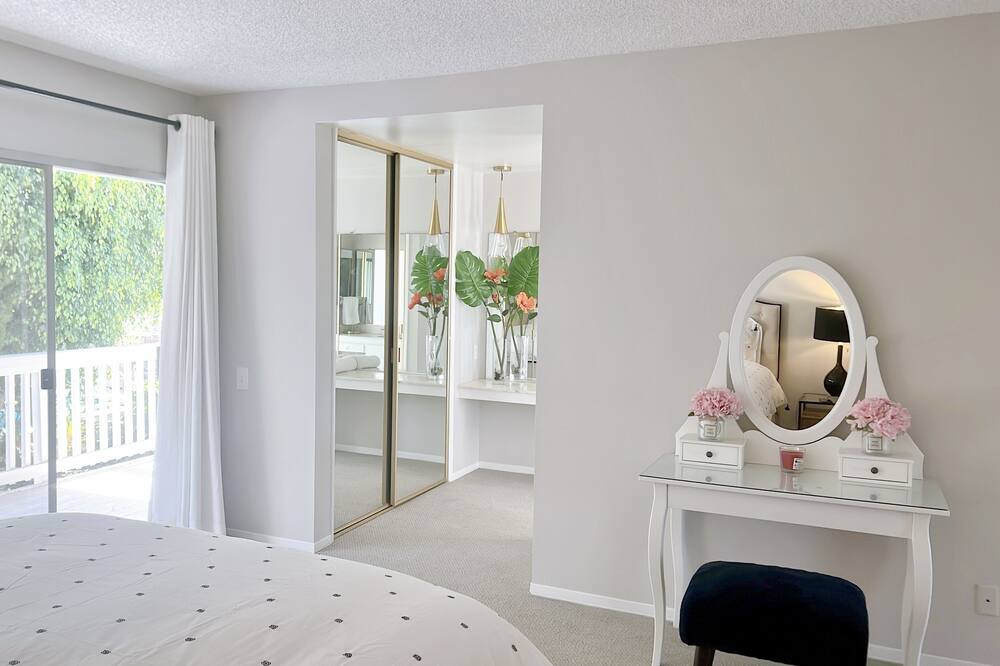 Photo of Bedroom in Fountain Valley