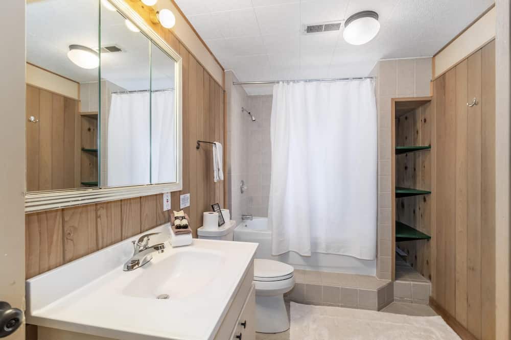 Photo of Bathroom in Leavenworth