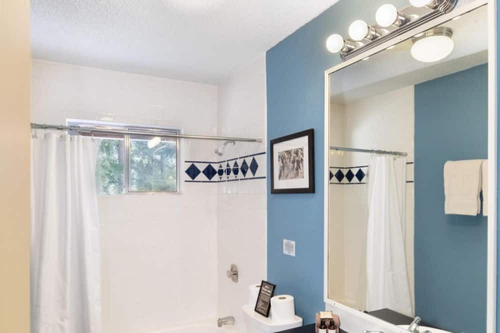 Photo of Bathroom in Leavenworth