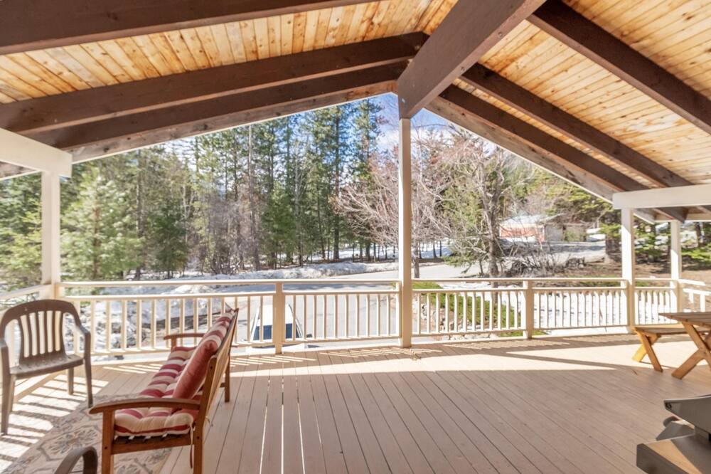 Photo of Patio Balcony in Leavenworth