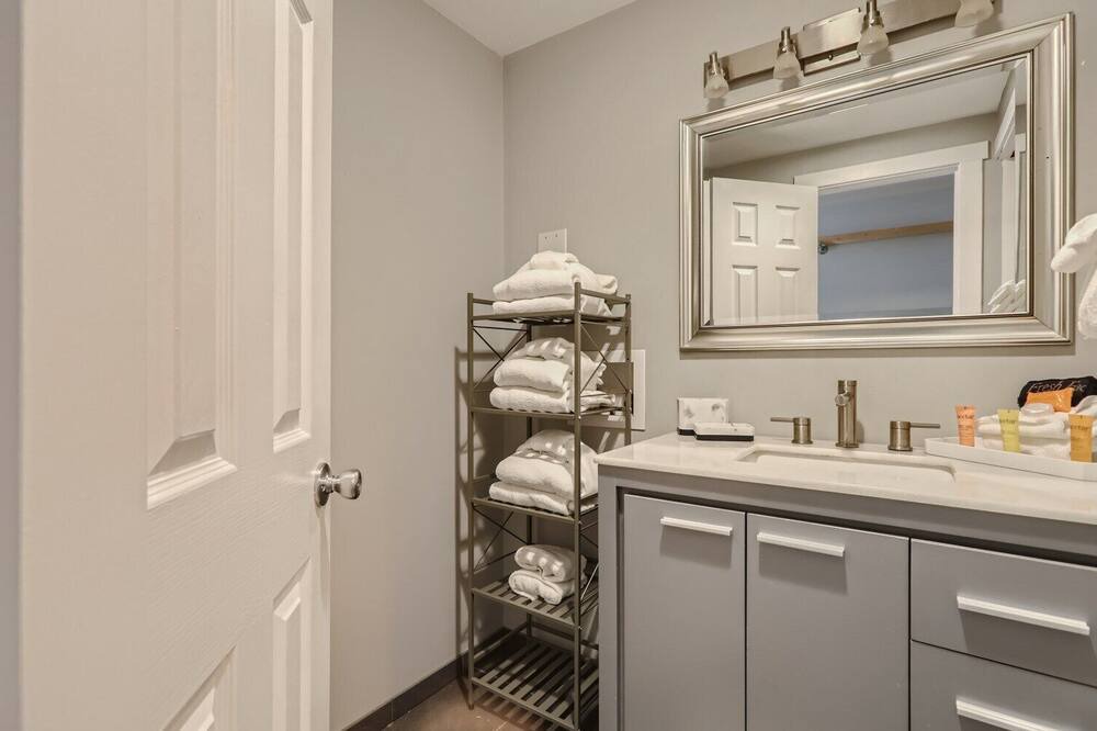 Photo of Bathroom in Boulder Ridge