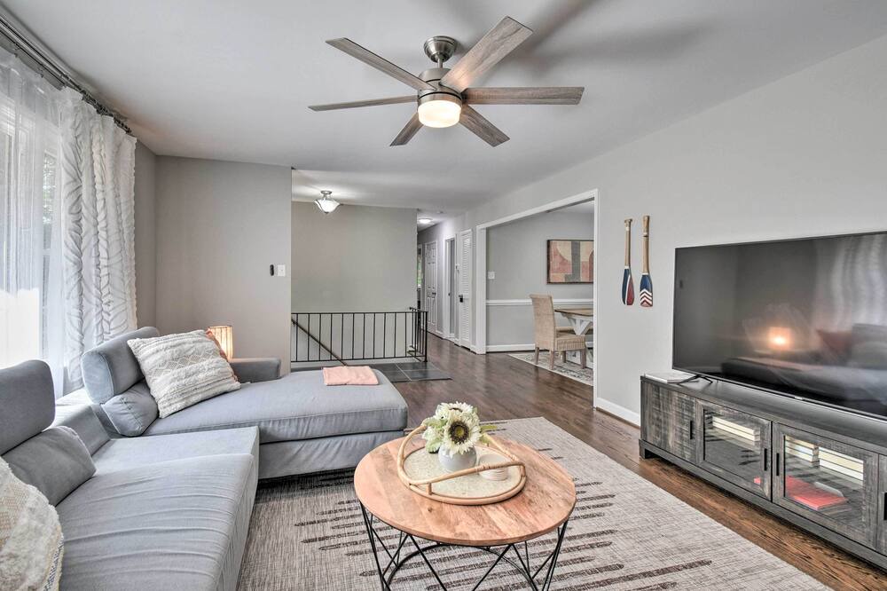 Photo of Livingroom in North Chesterfield