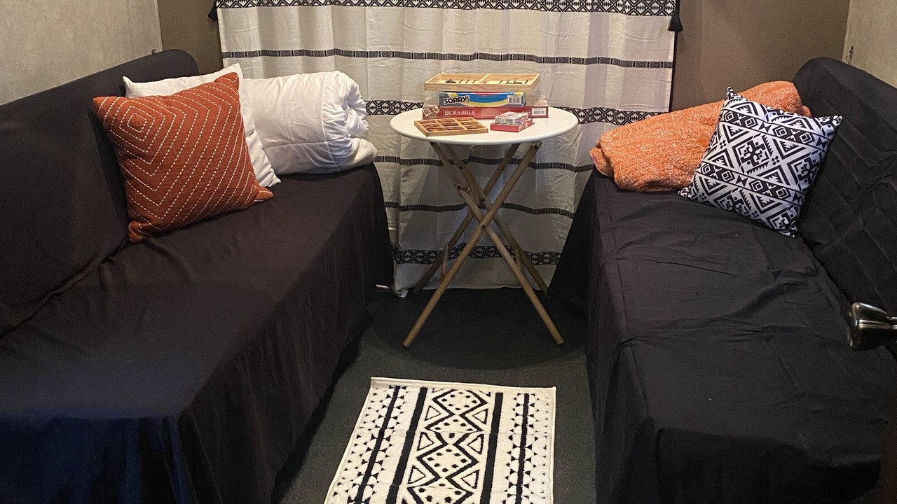 Photo of Livingroom in Alton