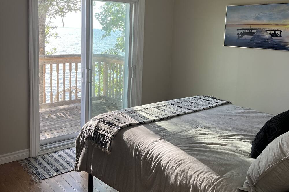Photo of Bedroom in Feronia