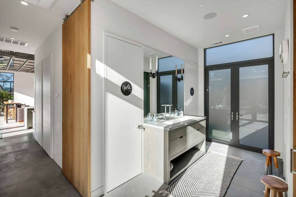 Photo of Bathroom in St. Helena