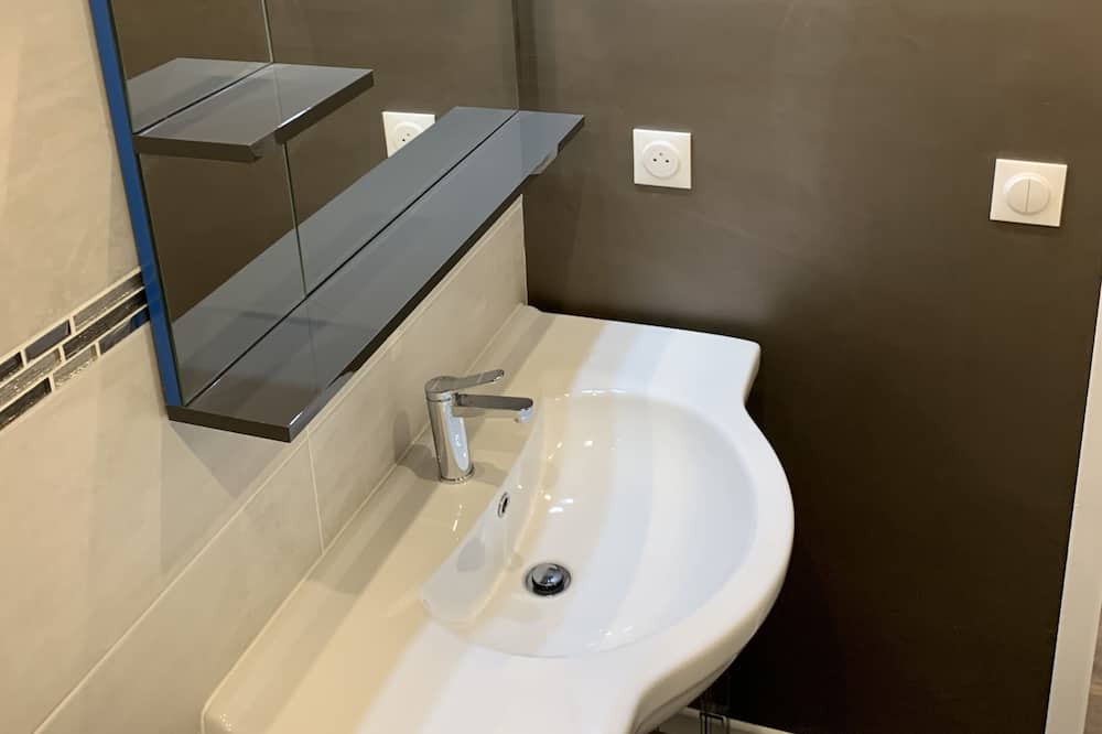 Photo of Bathroom in Reignier-Esery