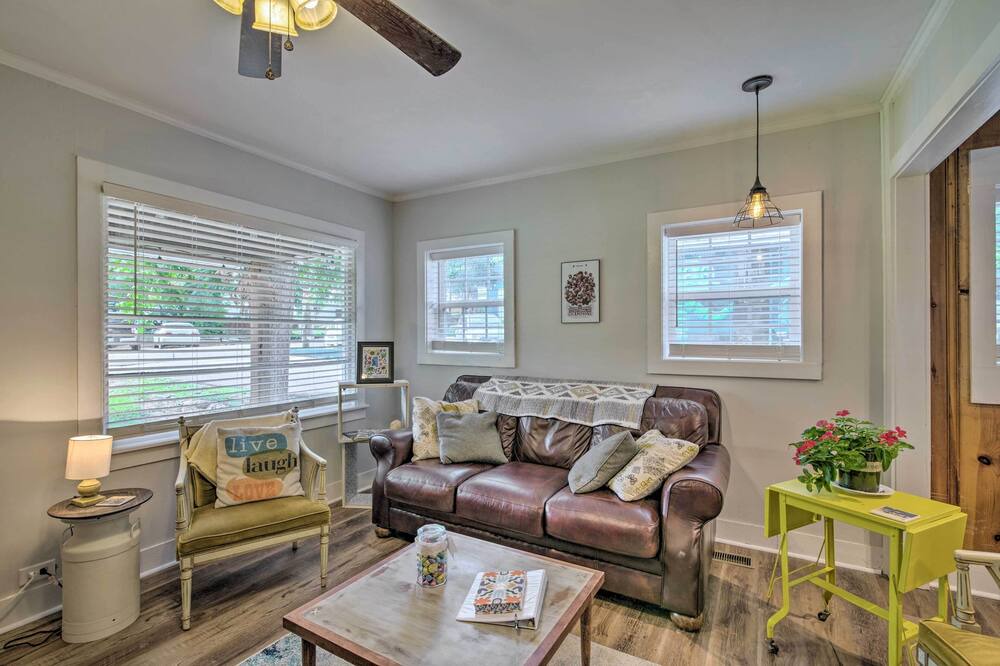 Photo of Livingroom in Starkville