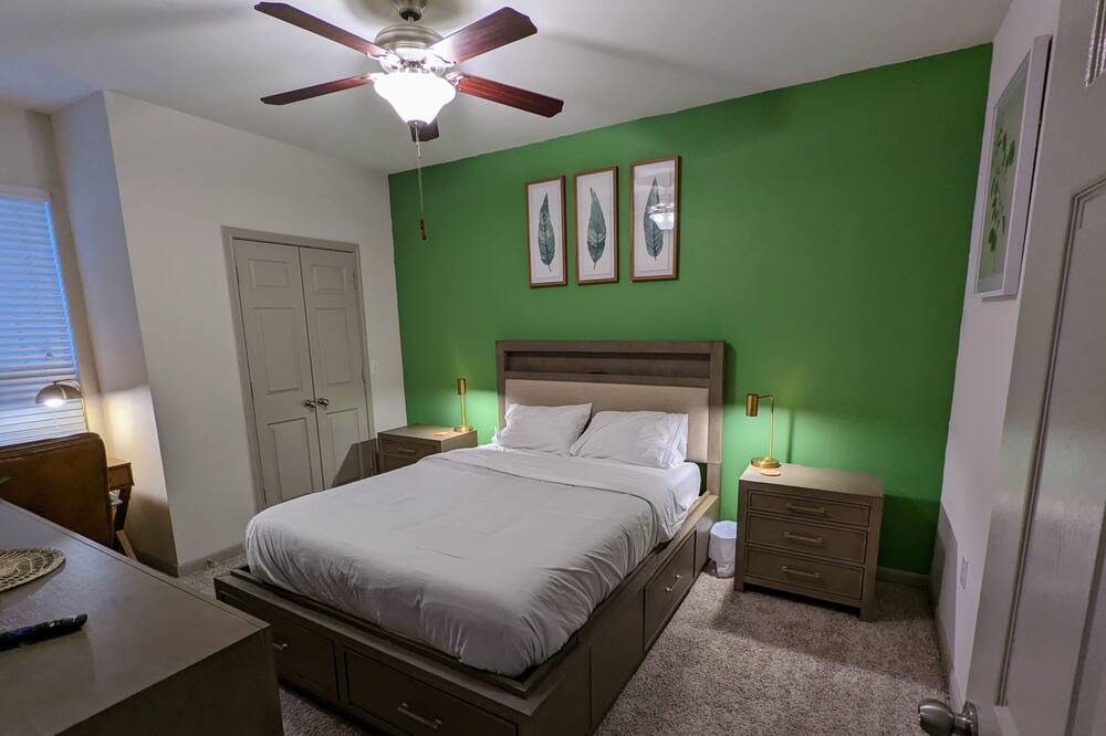 Photo of Bedroom in Nassau Bay