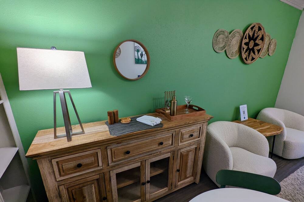 Photo of Bedroom in Nassau Bay