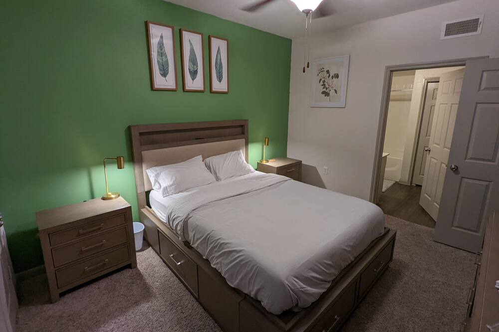 Photo of Bedroom in Nassau Bay
