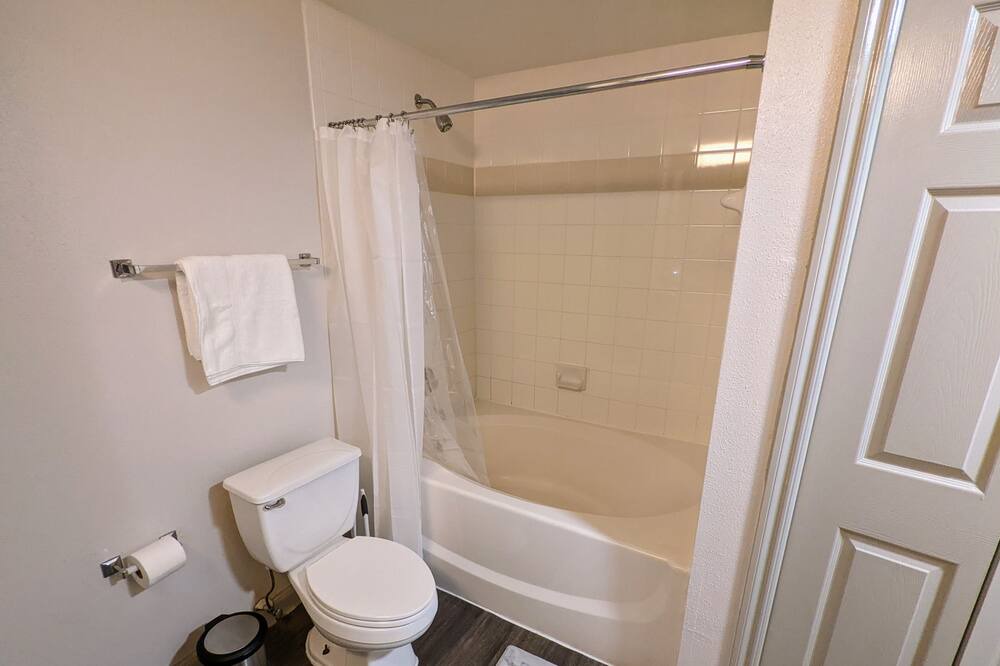 Photo of Bathroom in Nassau Bay
