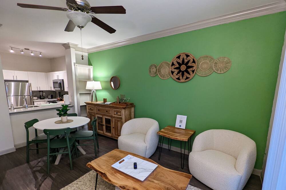 Photo of Livingroom in Nassau Bay
