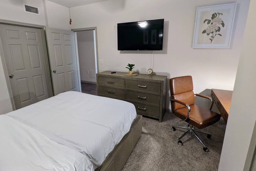 Photo of Bedroom in Nassau Bay