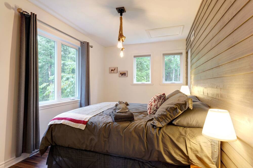 Photo of Bedroom in Lac-Swell