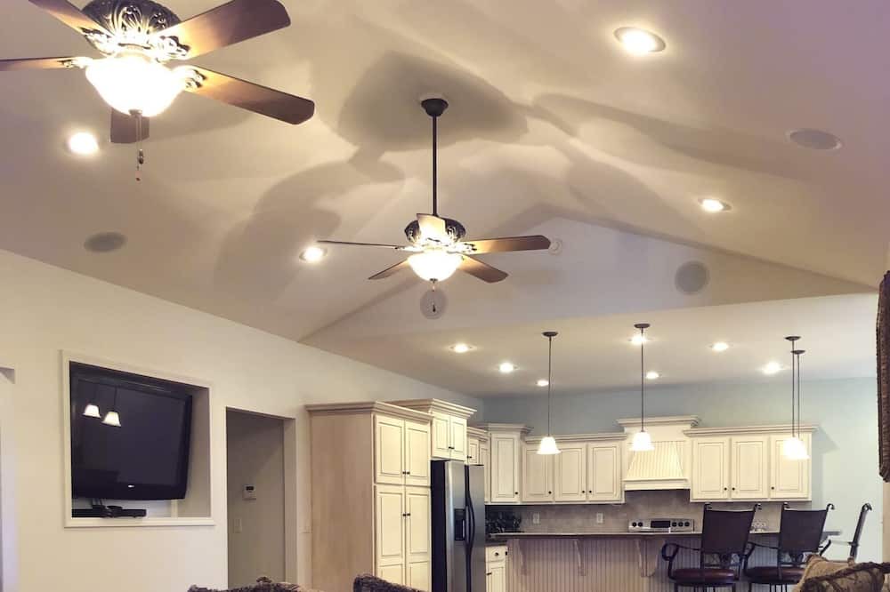 Photo of Livingroom in Jackson