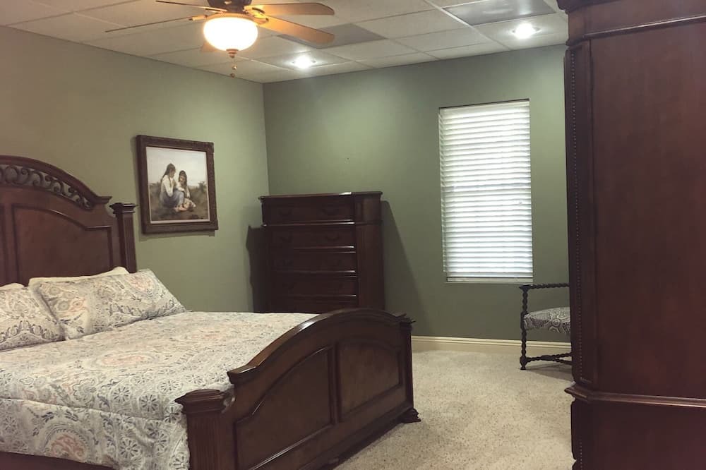 Photo of Bedroom in Jackson