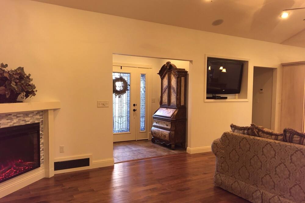 Photo of Livingroom in Jackson