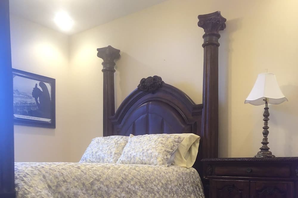 Photo of Bedroom in Jackson