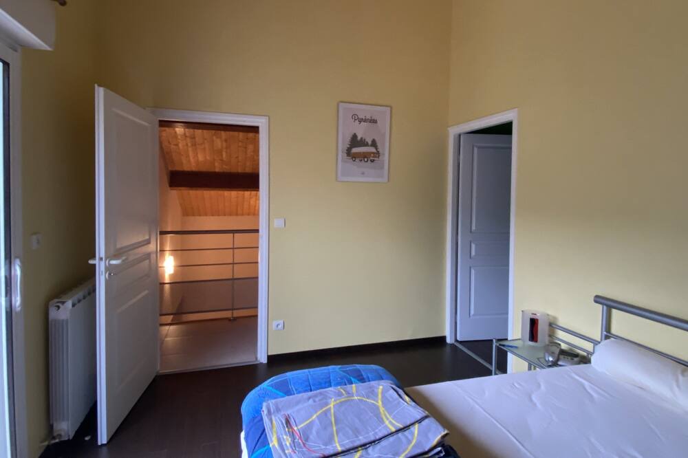 Photo of Bedroom in Gembrie