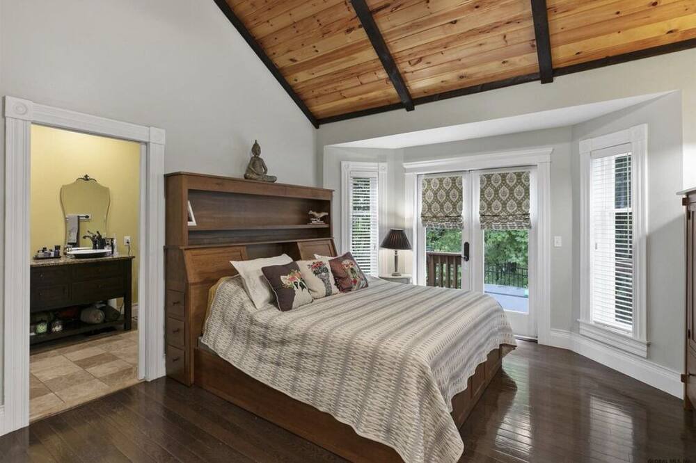 Photo of Bedroom in Saratoga Springs