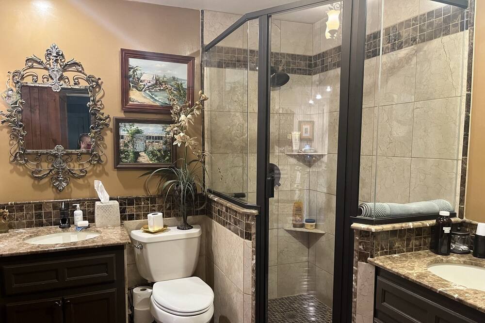 Photo of Bathroom in Muskogee