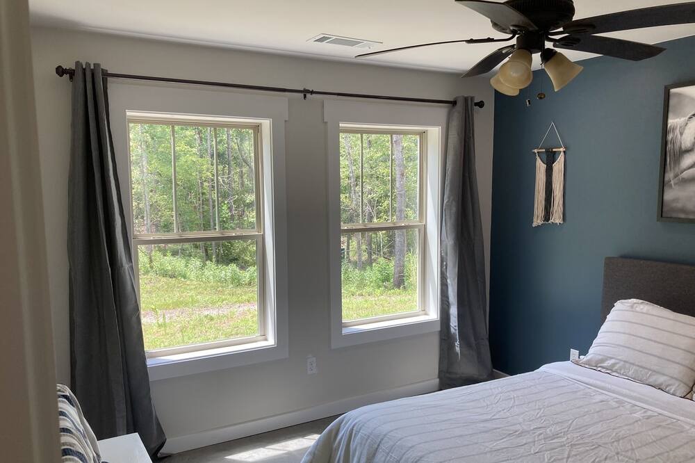 Photo of Bedroom in Whitesburg