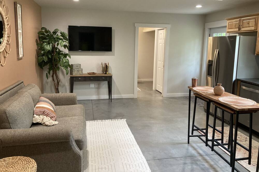 Photo of Livingroom in Whitesburg